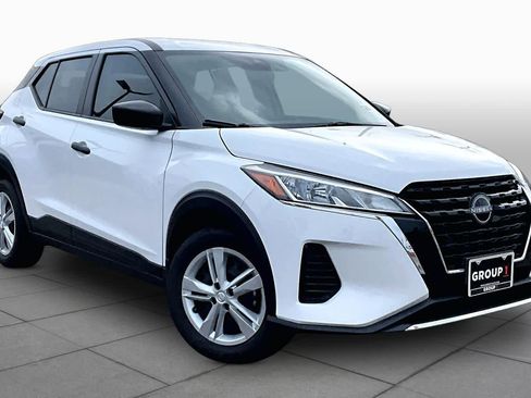 Used 2024 Nissan Kicks S FWD image 3