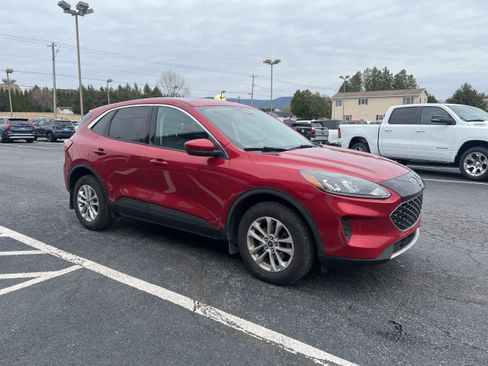 Used 2020 Ford Escape SE image 8