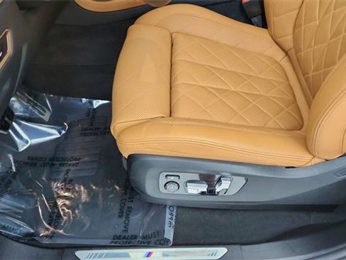Used 2025 BMW X7 xDrive40i w/ M Sport Package image 37