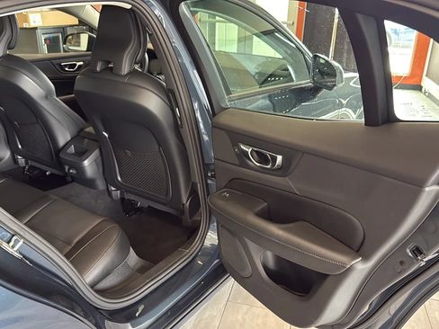 Used 2020 Volvo S60 T5 Momentum FWD image 37