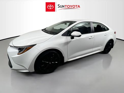 Used 2025 Toyota Corolla LE image 9