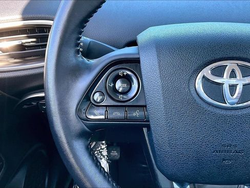 Used 2022 Toyota Prius Prime XLE FWD image 11