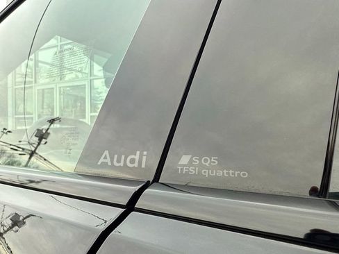 Used 2025 Audi SQ5 Premium Plus w/ Premium Plus Package image 17