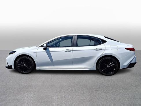 Used 2025 Toyota Camry SE w/ Convenience Package FWD image 7