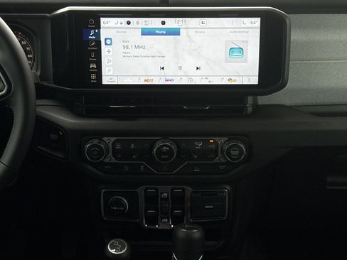 New 2025 Jeep Gladiator Sport image 29