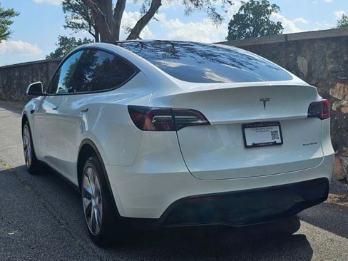 Used 2023 Tesla Model Y Long Range AWD/4WD image 13