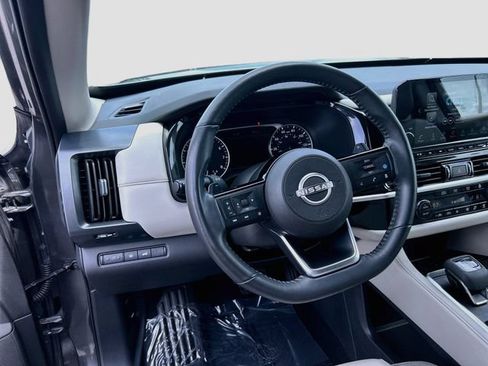 Certified 2025 Nissan Pathfinder SL AWD/4WD image 8
