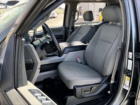 Used 2017 Ford F150 XLT w/ Equipment Group 302A Luxury image 8