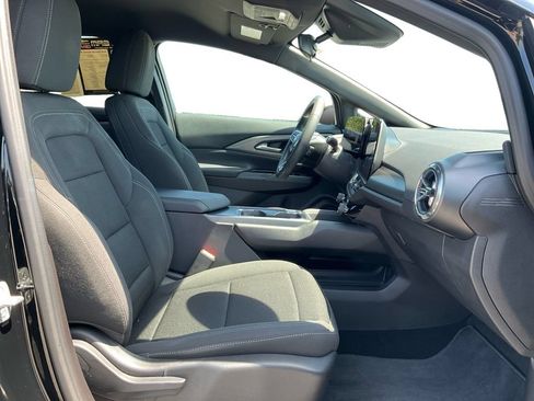 Used 2025 Chevrolet Equinox EV LT FWD image 23