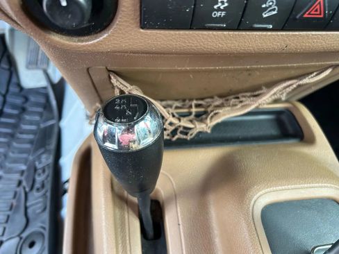 Used 2017 Jeep Wrangler Unlimited Sahara image 23