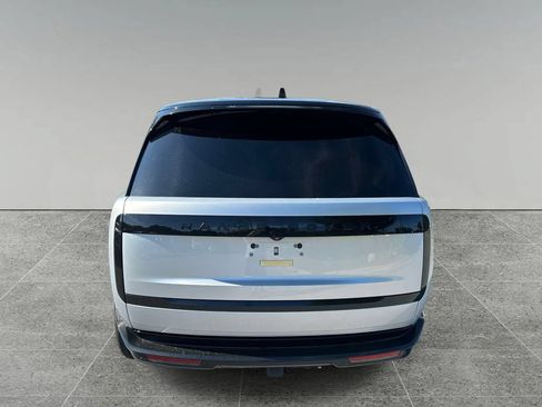Used 2025 Land Rover Range Rover SE AWD/4WD image 4
