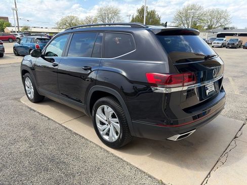 Certified 2023 Volkswagen Atlas SE w/ Panoramic Sunroof Package AWD/4WD image 6