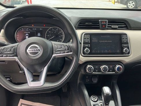 Used 2021 Nissan Versa SV FWD image 6