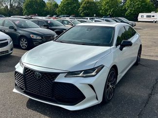 Used 2019 Toyota Avalon Touring FWD video 1
