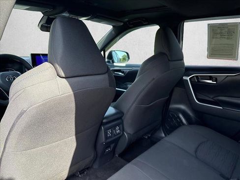 Certified 2025 Toyota RAV4 SE w/ Convenience Package AWD/4WD image 17