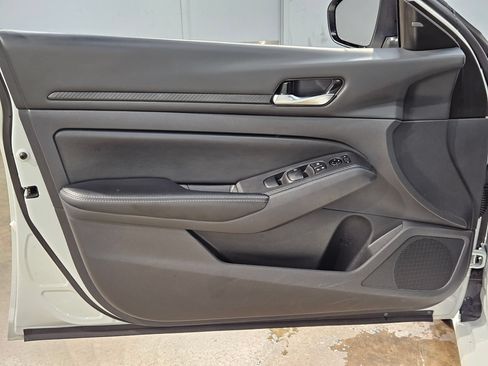 Used 2025 Nissan Altima 2.5 SV FWD image 20