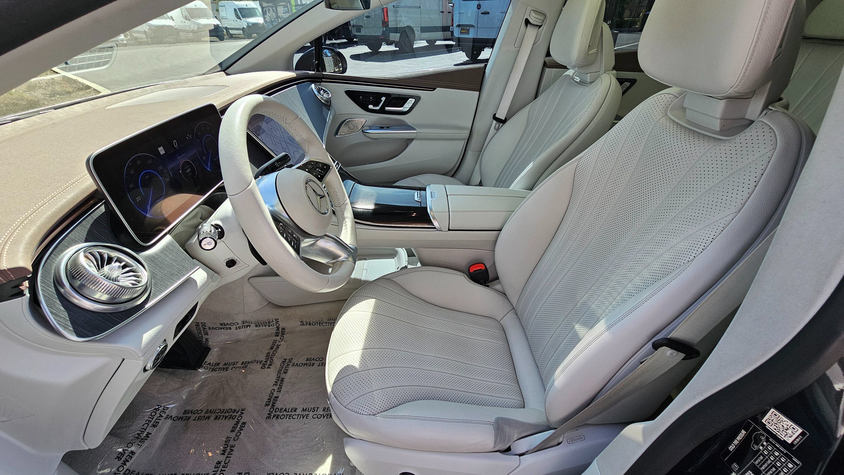 Used 2023 Mercedes-Benz EQE 500 4MATIC Sedan w/ Exclusive Trim Package image 16