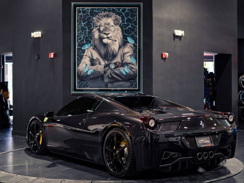 Used 2015 Ferrari 458 Spider RWD image 5