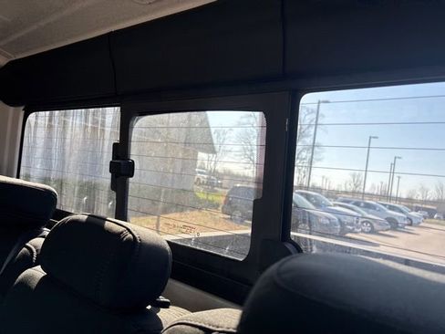 Used 2022 Jeep Gladiator Willys image 17