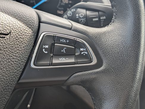 Used 2019 Ford Escape SEL FWD image 25