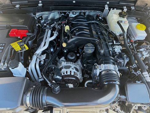 Used 2024 Jeep Wrangler Sport S AWD/4WD image 35