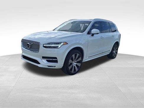 Certified 2023 Volvo XC90 B6 Ultimate w/ Protection Package Premier AWD/4WD image 4