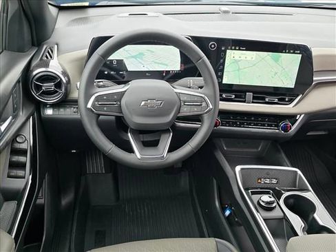 New 2026 Chevrolet Equinox LT w/ Convenience Package II AWD/4WD image 18