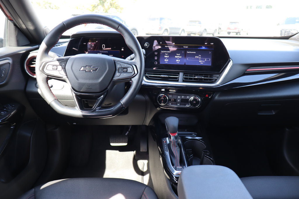 Used 2024 Chevrolet Trax RS w/ Driver Confidence Package FWD image 6