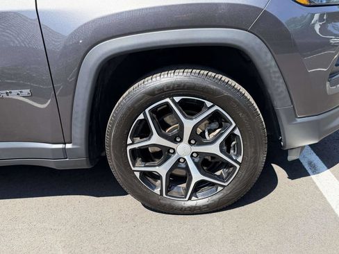 Certified 2024 Jeep Compass Latitude AWD/4WD image 15