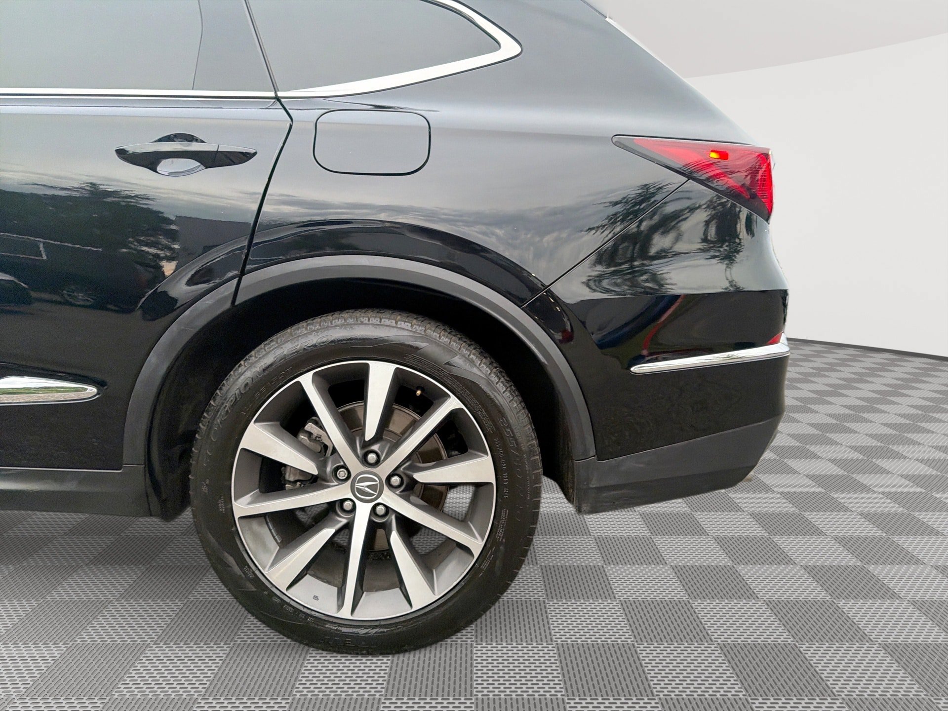 Used 2025 Acura MDX w/ Technology Package FWD image 29