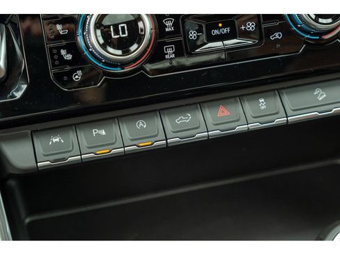 New 2026 GMC Sierra 1500 Denali Ultimate w/ LPO, Black Badging Package AWD/4WD image 29