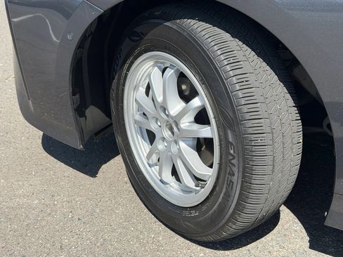 Used 2022 Toyota Prius LE image 12