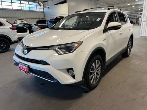 Used 2017 Toyota RAV4 XLE w/ Convenience Package AWD/4WD image 7