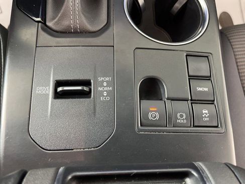 Used 2023 Toyota Highlander L FWD image 26