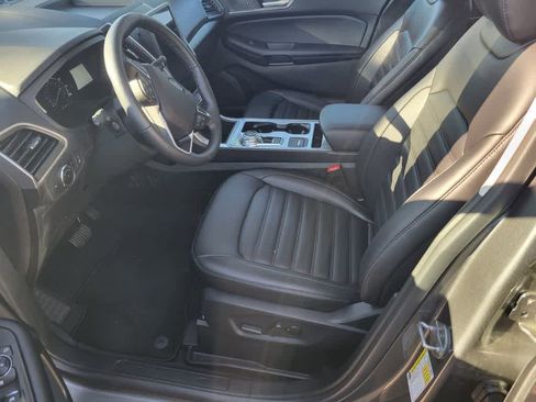 Used 2023 Ford Edge SEL w/ Convenience Package image 3