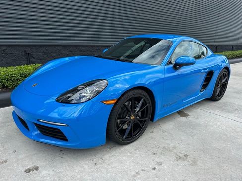 Used 2025 Porsche 718 Cayman image 14