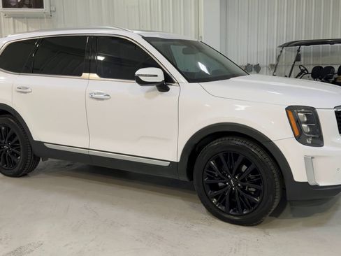 Used 2022 Kia Telluride SX w/ SX Prestige Package image 3
