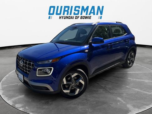 Used 2023 Hyundai Venue Limited image 2