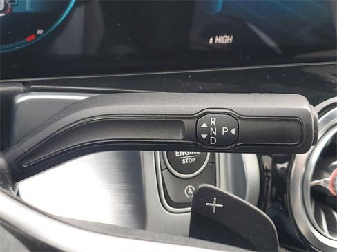 Used 2021 Mercedes-Benz GLB 250 4MATIC image 25