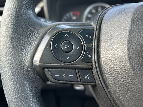 Used 2022 Toyota Corolla LE image 19
