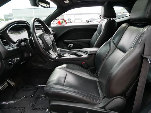 Used 2018 Dodge Challenger GT w/ Driver Convenience Group AWD/4WD image 32