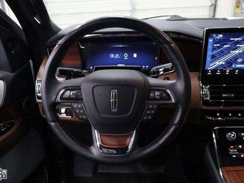 Used 2024 Lincoln Navigator L Reserve image 18