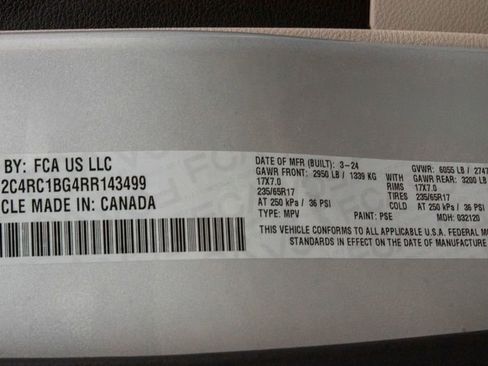 Used 2024 Chrysler Pacifica Touring-L FWD image 35