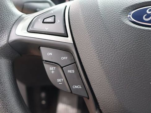Used 2017 Ford Fusion SE FWD image 25