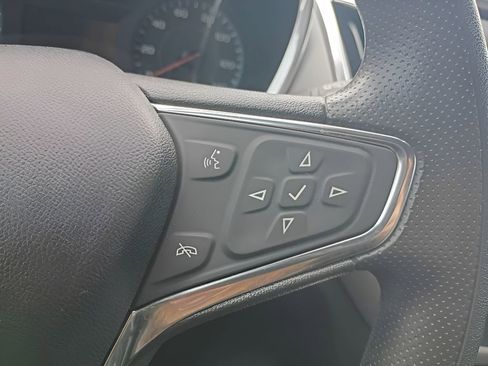 Used 2020 Chevrolet Equinox LS FWD image 20