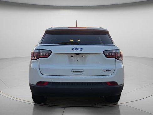 Used 2020 Jeep Compass Latitude FWD image 5