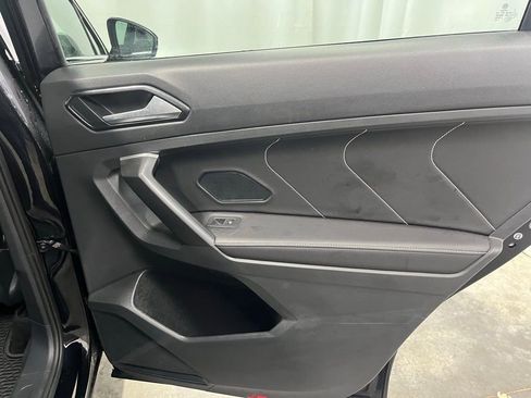 Used 2024 Volkswagen Tiguan SEL R-Line image 27