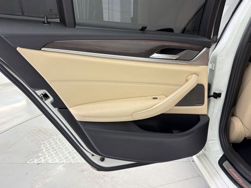 Used 2017 BMW 540i xDrive AWD/4WD image 15