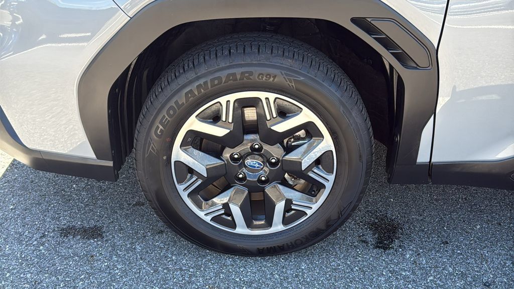 Certified 2025 Subaru Forester Premium AWD/4WD image 8