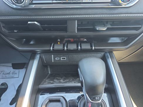 Used 2023 Chevrolet Colorado LT RWD image 20